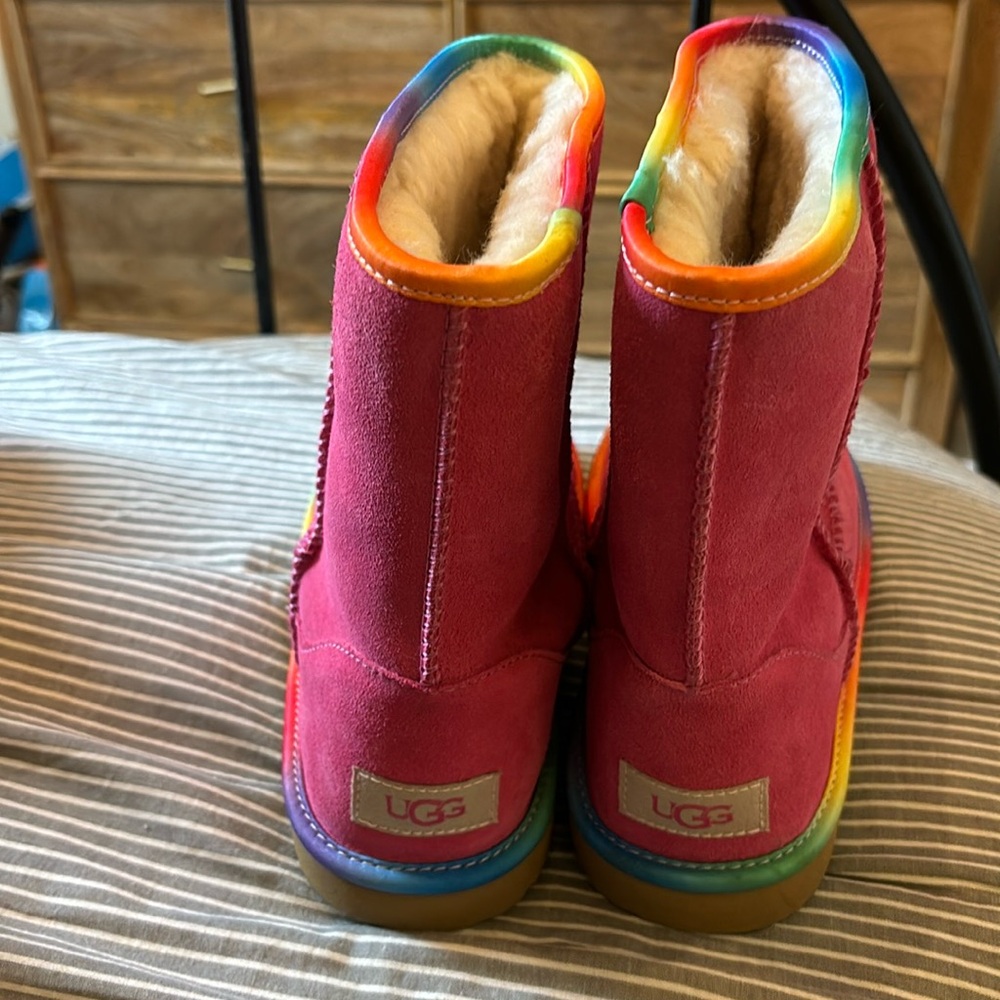 UGG BOOTS